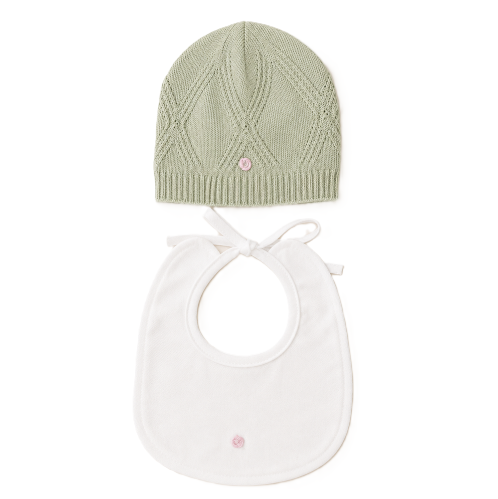 cappello con bavetta